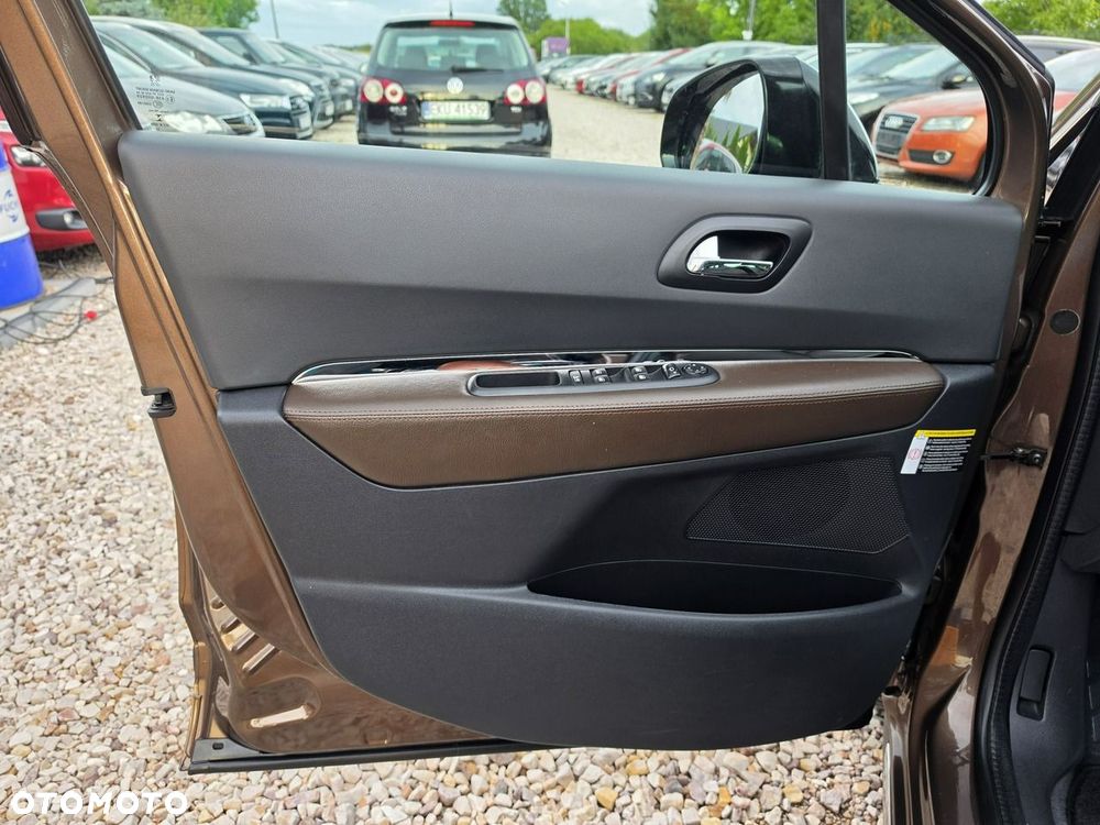 Peugeot 3008 Hybrid4 - 26