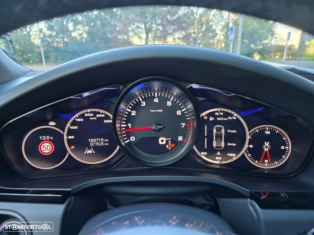 Porsche Cayenne S - 22