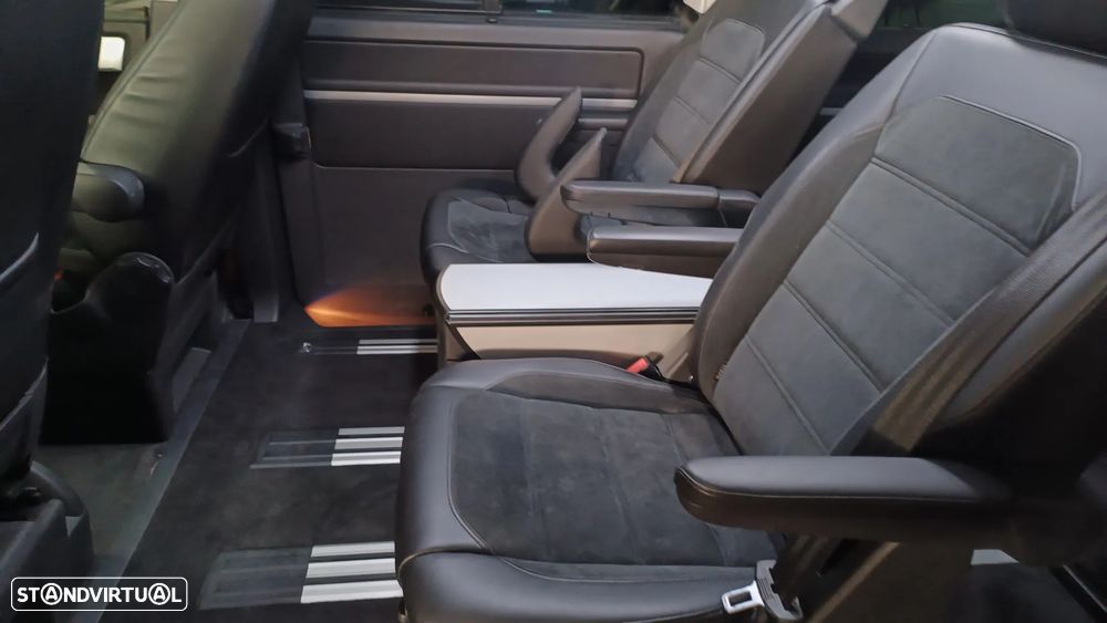 VW Multivan 2.0 TDI Highline DSG - 24