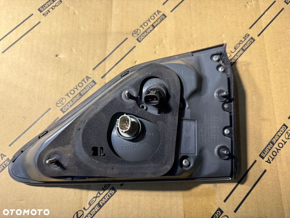 Lampa lewy tył w klapę Lexus RX450h 09-12r. - 2
