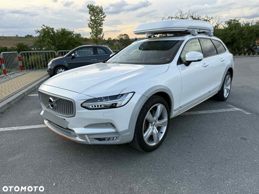 Volvo V90 Cross Country - 14