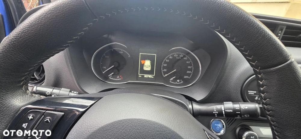 Toyota Yaris Hybrid 100 Dynamic EU6 - 13