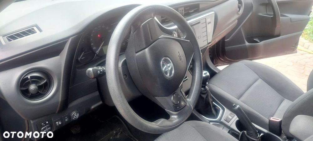Toyota Corolla 1.6 Active - 11