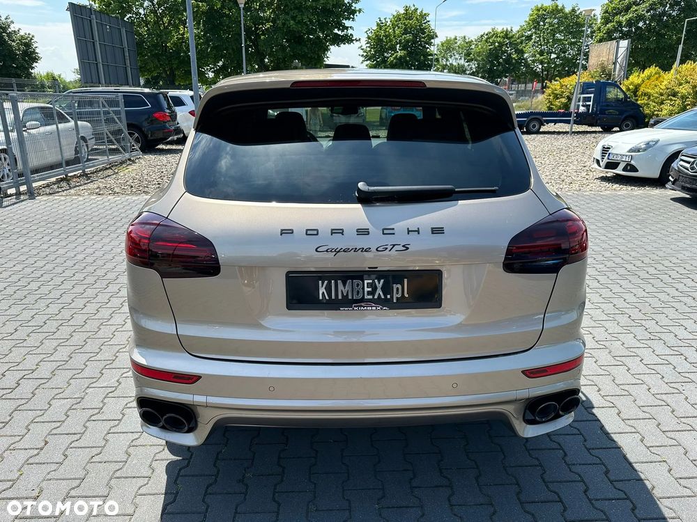 Porsche Cayenne GTS - 7