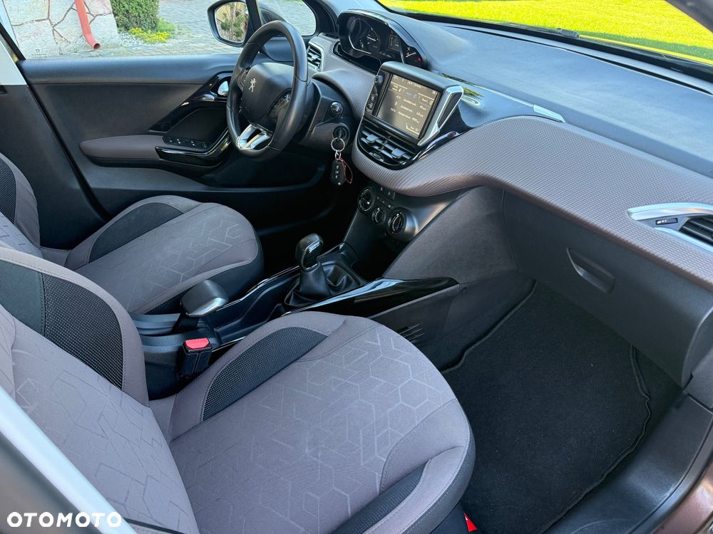 Peugeot 2008 1.2 Pure Tech Style - 6