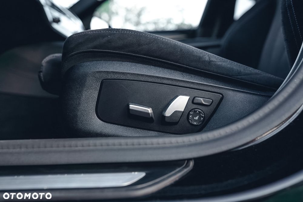 BMW Seria 5 520d xDrive M Sport sport - 32