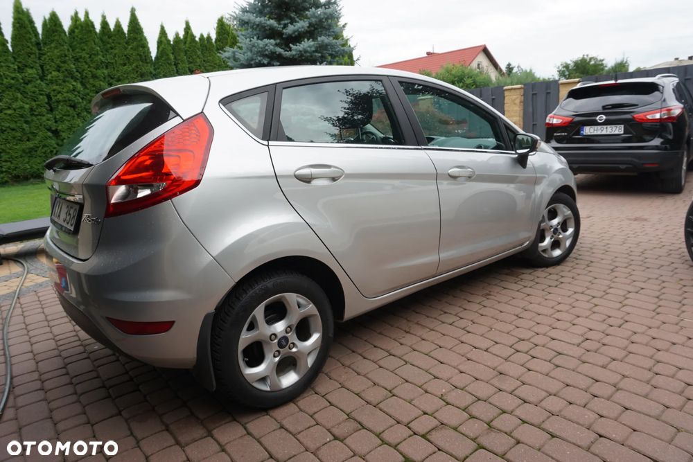 Ford Fiesta 1.25 Celebration - 8