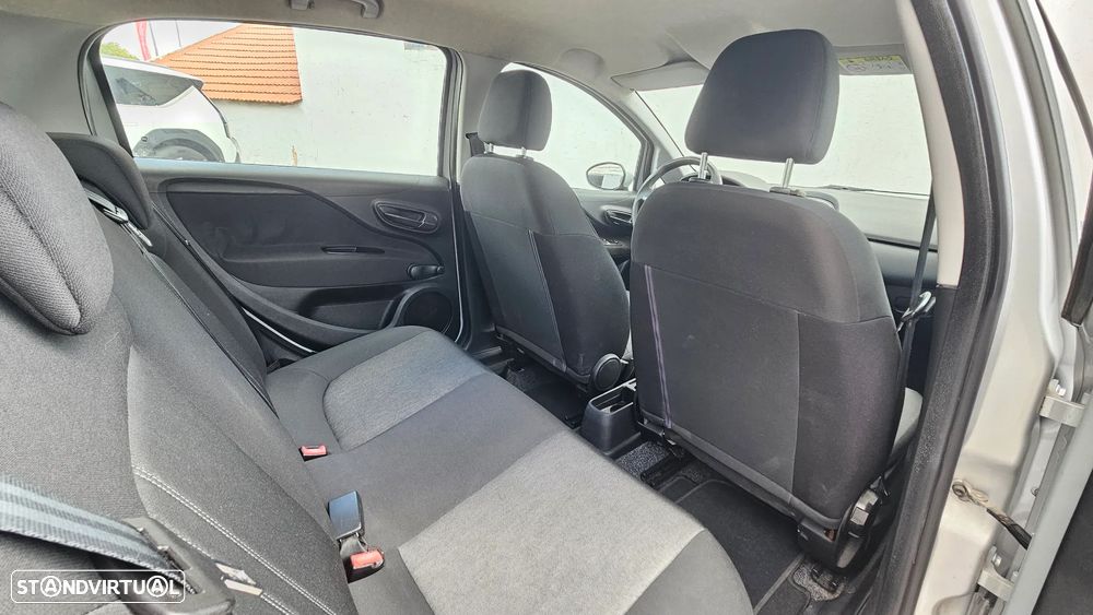 Fiat Punto 1.2 Lounge S&S - 25