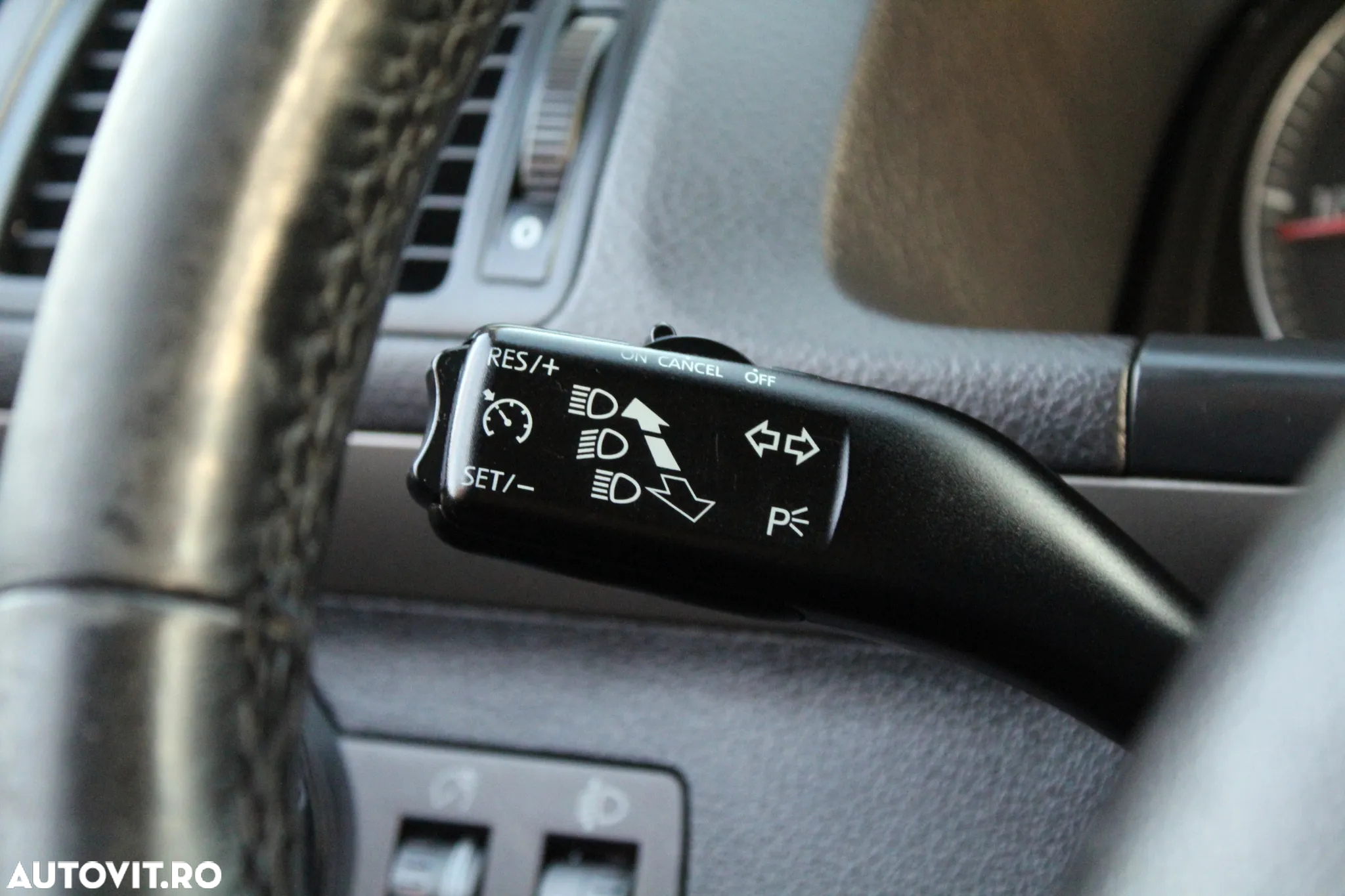 Volkswagen Touran 2.0 TDI DPF DSG United - 18