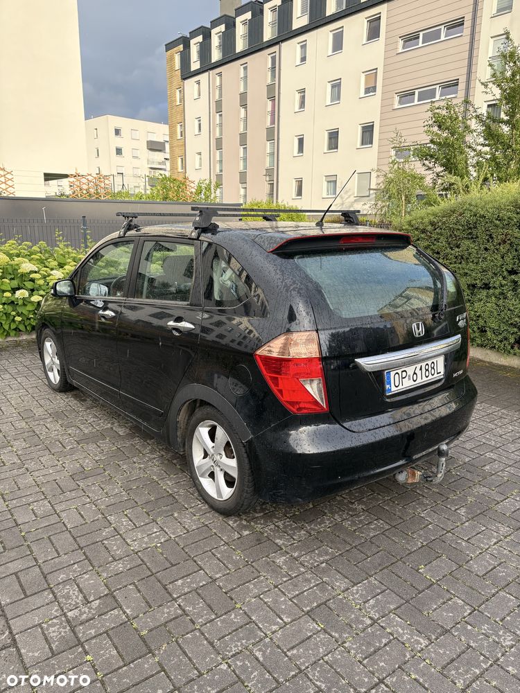 Honda FR-V - 4