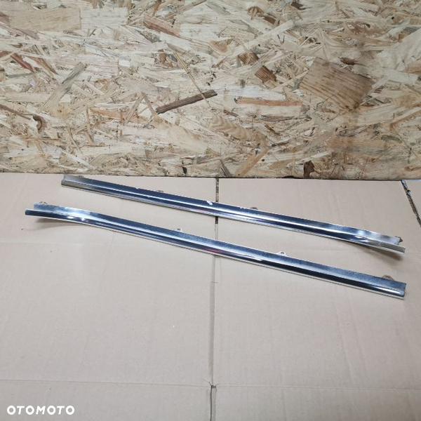 BMW E24 635CSI EUROPA LISTWA OCHRONNA TYLNIA LEWA/PRAWA NR. 51311961663 OEM