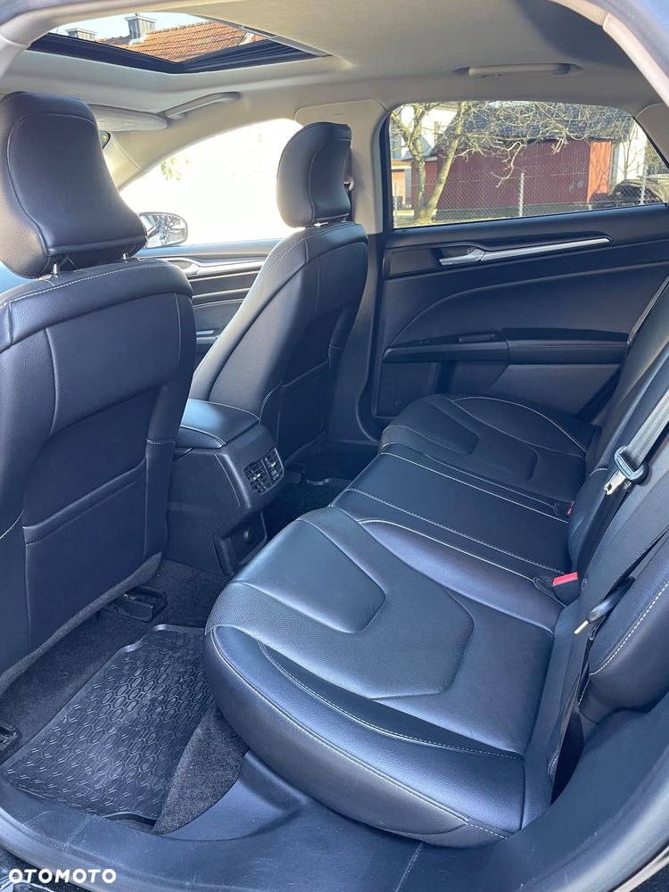Ford Fusion - 13
