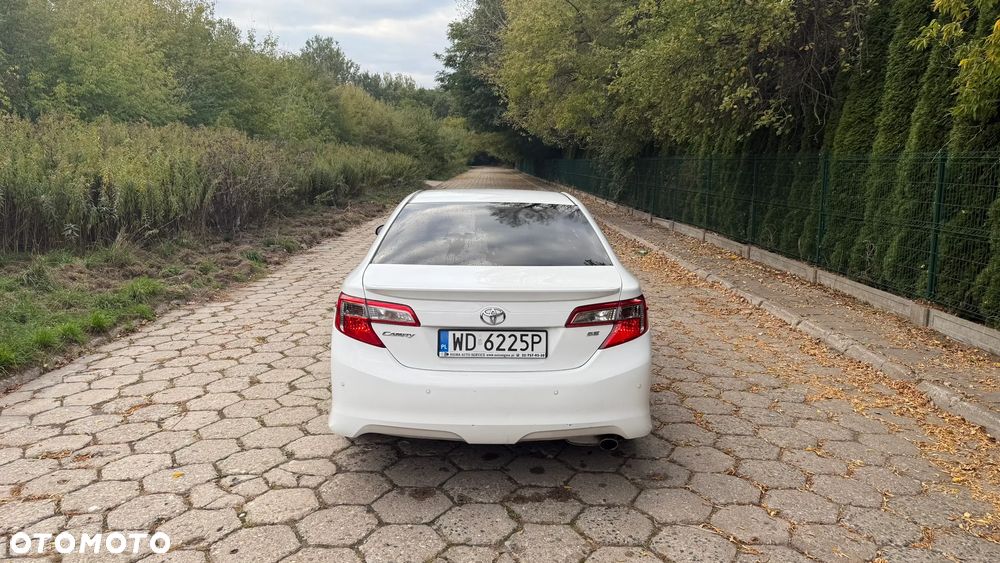Toyota Camry - 6