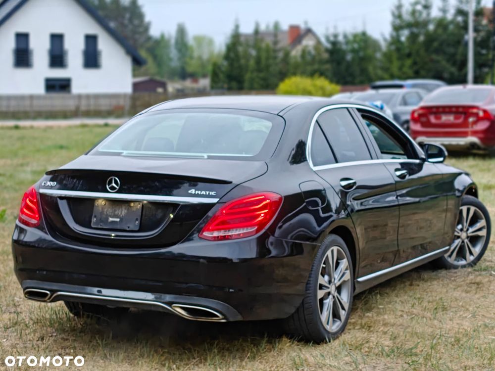 Mercedes-Benz Klasa C 300 4MATIC 9G-TRONIC - 3