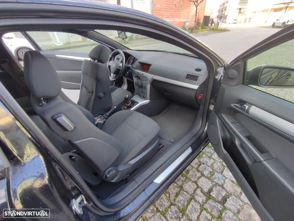 Opel Astra GTC 1.7 CDTI - 28