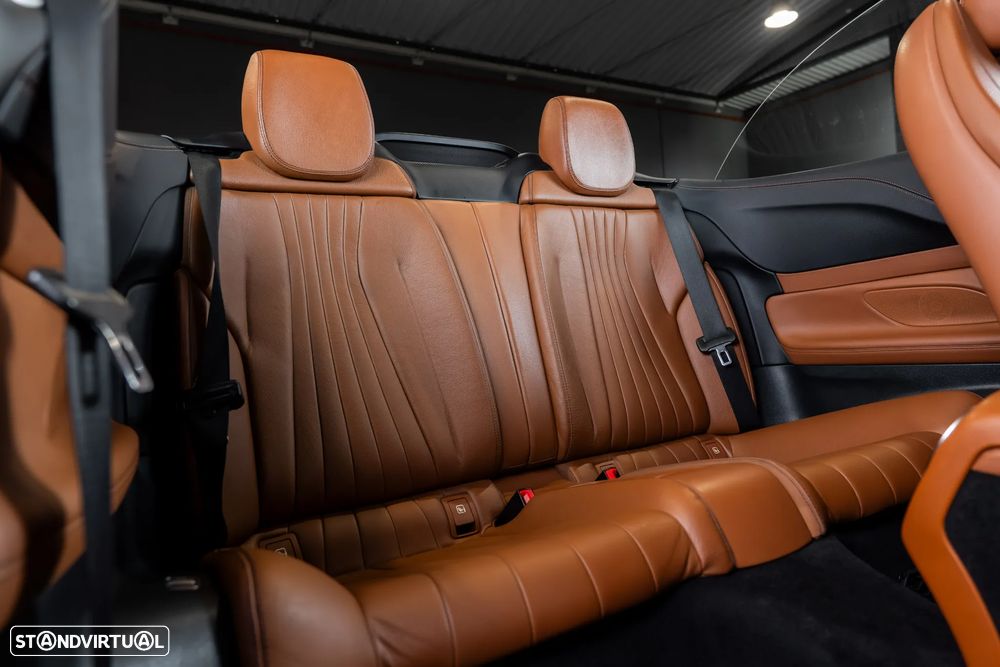 Mercedes-Benz E 300 9G-TRONIC AMG Line - 32