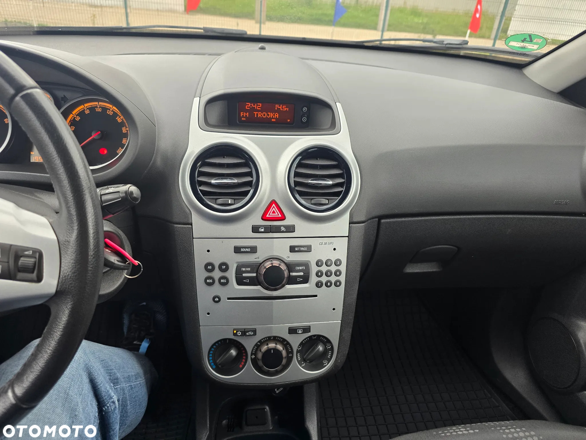 Opel Corsa 1.2 16V Enjoy - 24