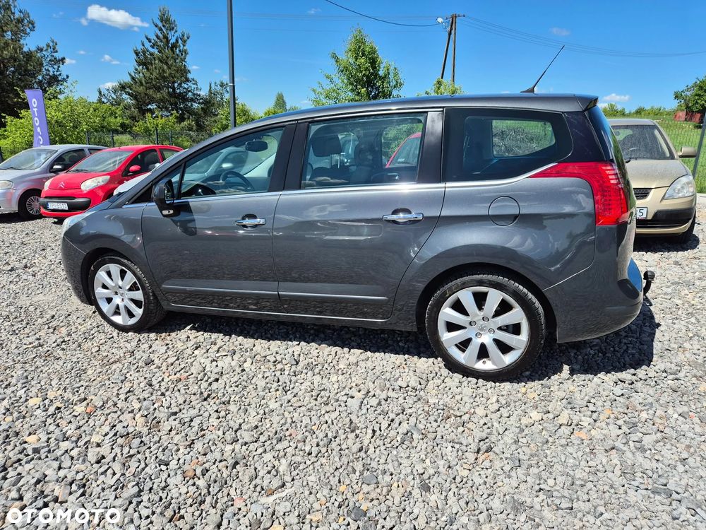 Peugeot 5008 - 8