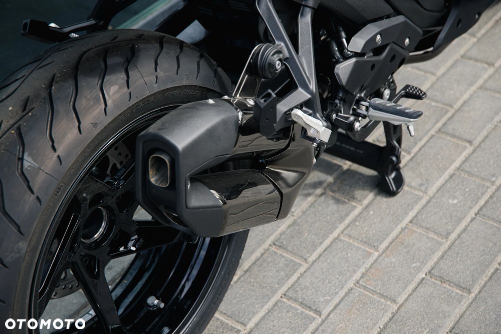 BMW R - 8