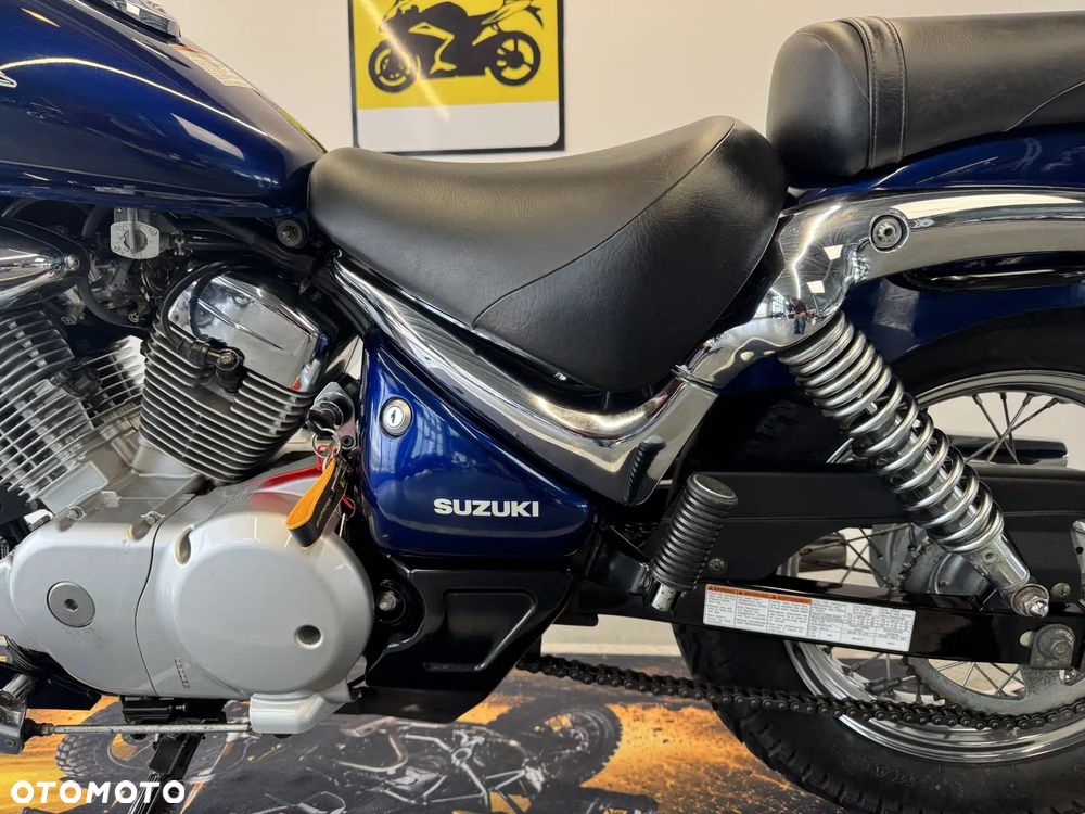 Suzuki Intruder - 24