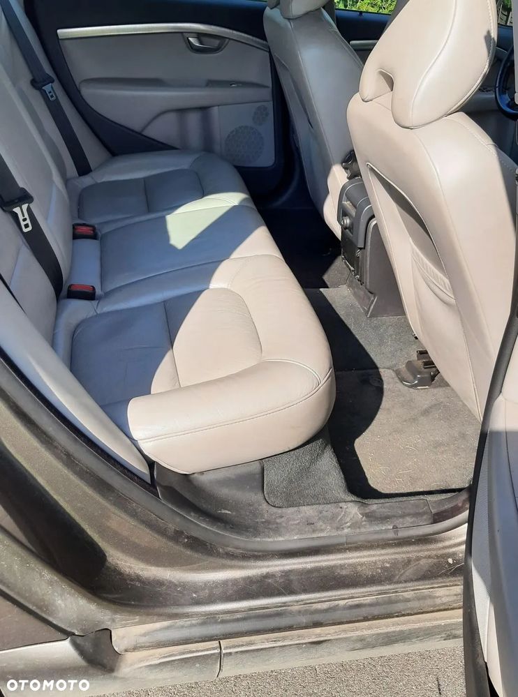 Volvo V70 2.4 D DPF Momentum - 12