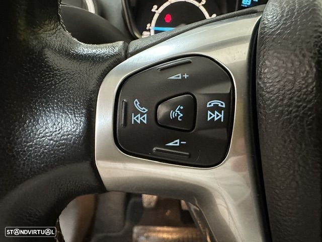 Ford Fiesta 1.0 EcoBoost S&S TITANIUM - 18