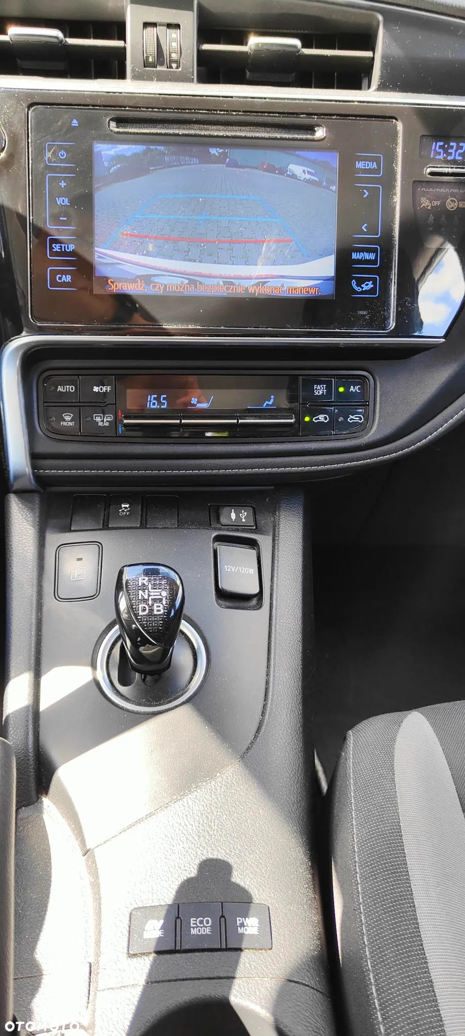 Toyota Auris Hybrid 135 Comfort - 14