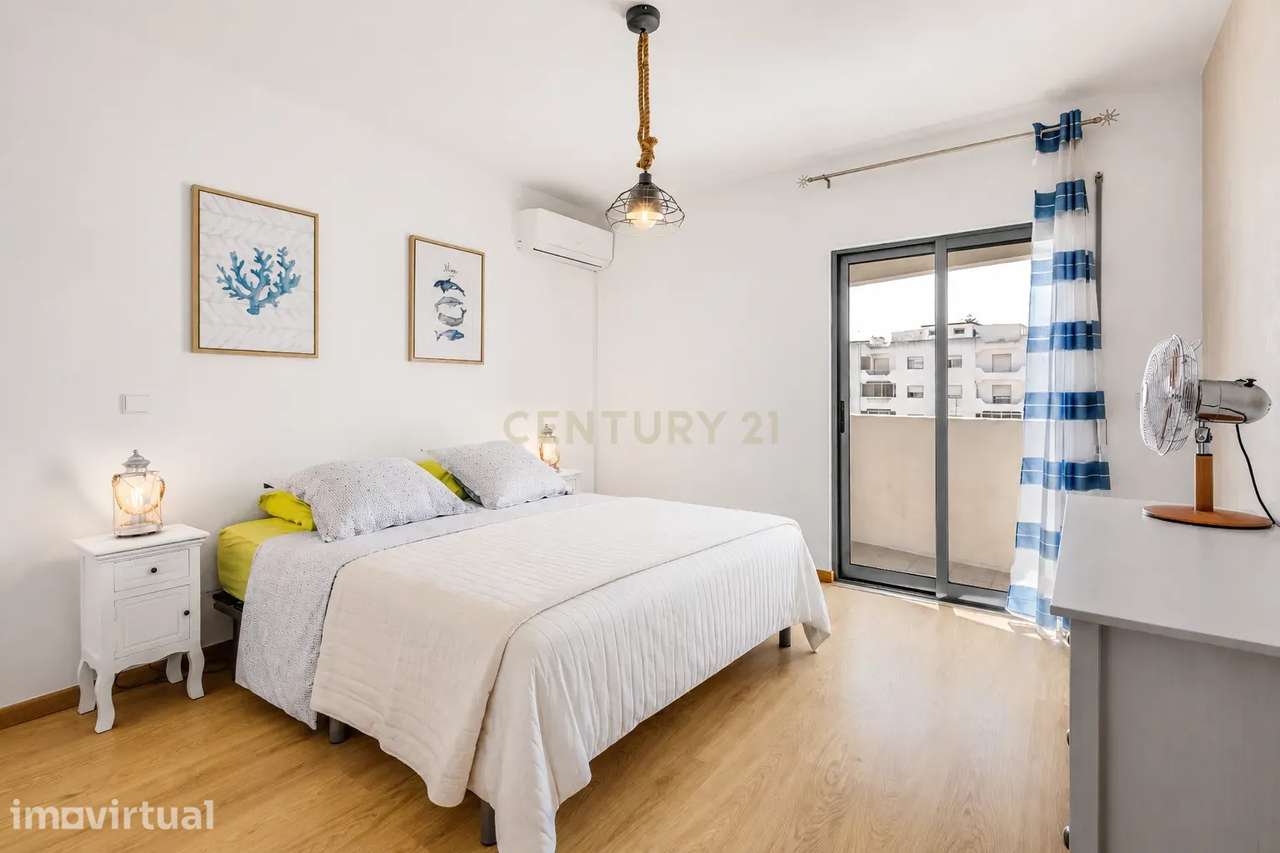 Apartamento T2 com Piscina e garagem | A 50 metros do Porto de Embarqu - Grande imagem: 2/29