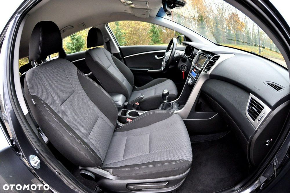 Hyundai i30 1.6 CRDi BlueDrive Premium - 23