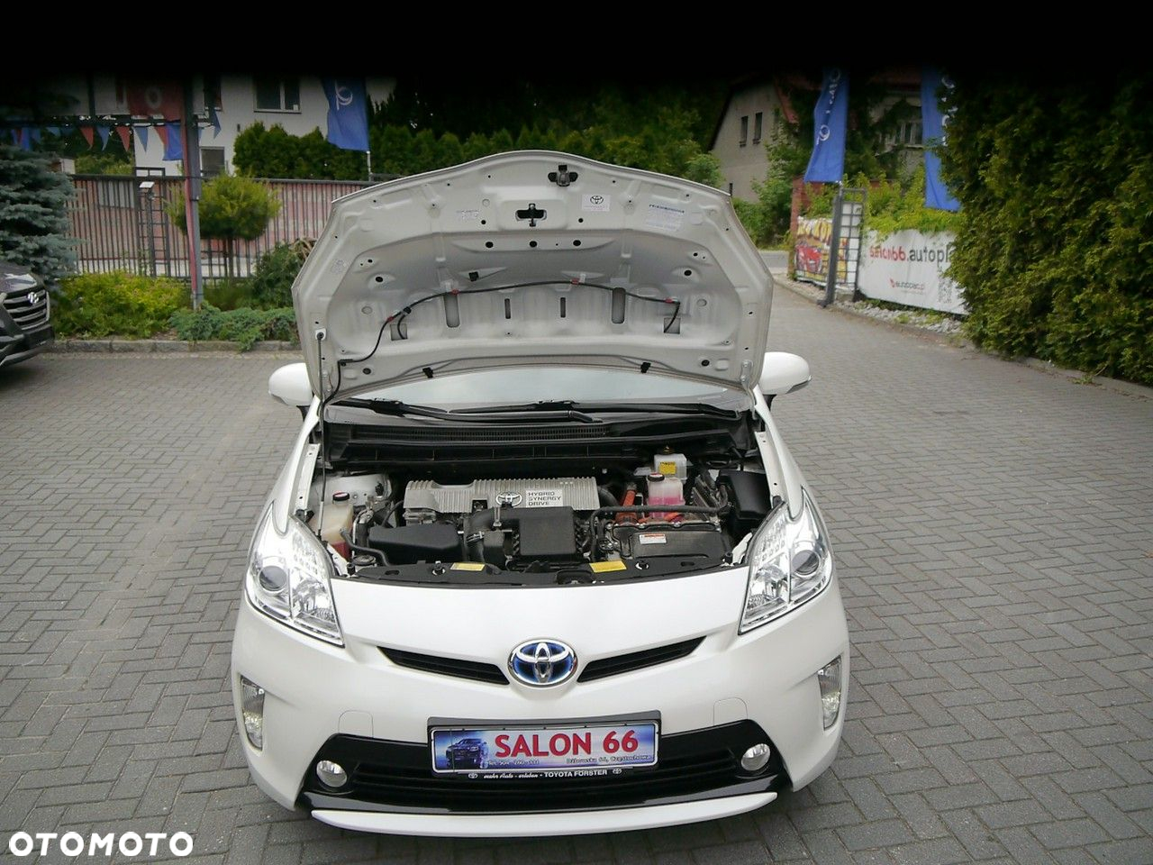 Toyota Prius (Hybrid) Comfort - 14