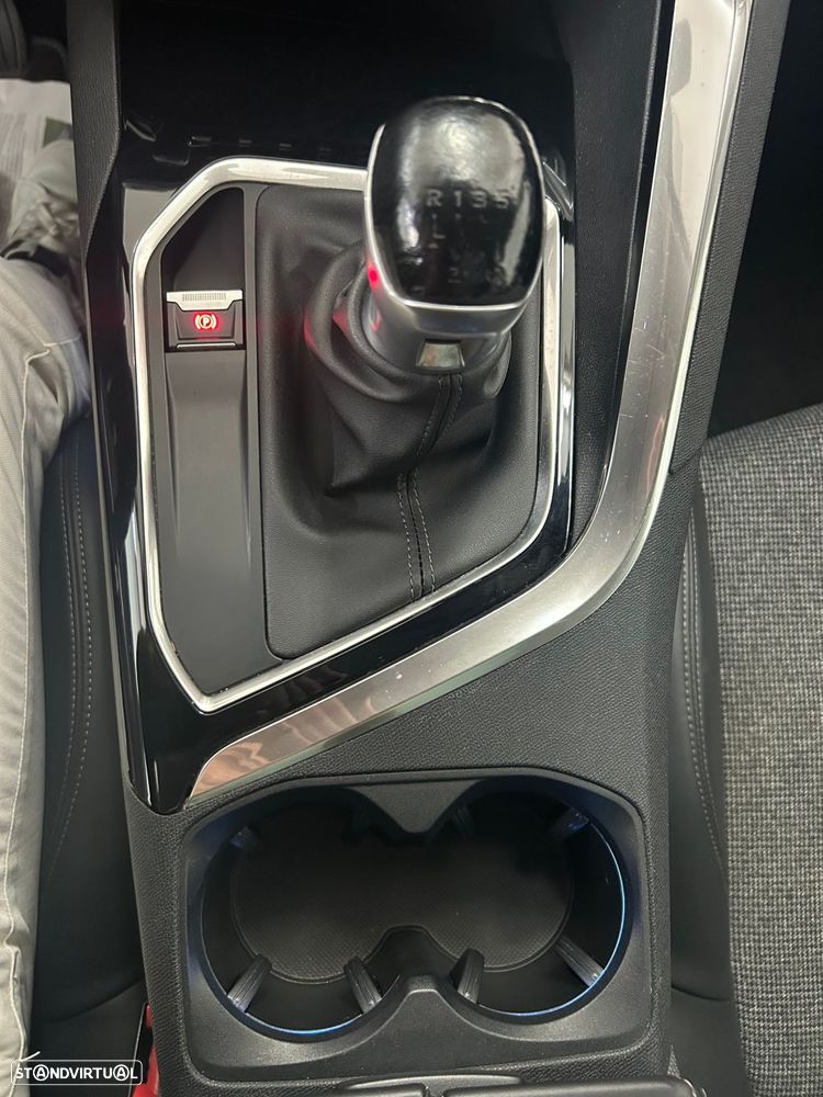 Peugeot 3008 1.2 PureTech Allure - 27