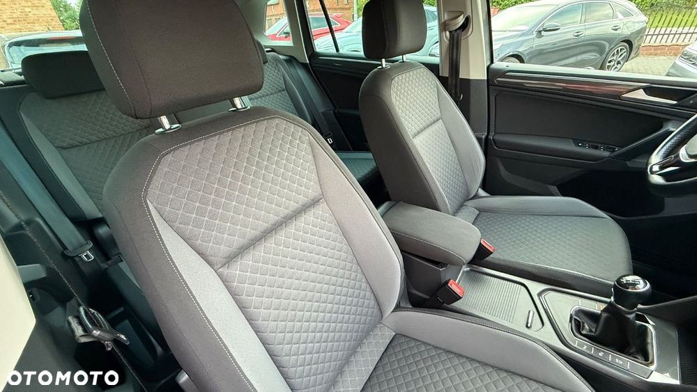 Volkswagen Tiguan - 29