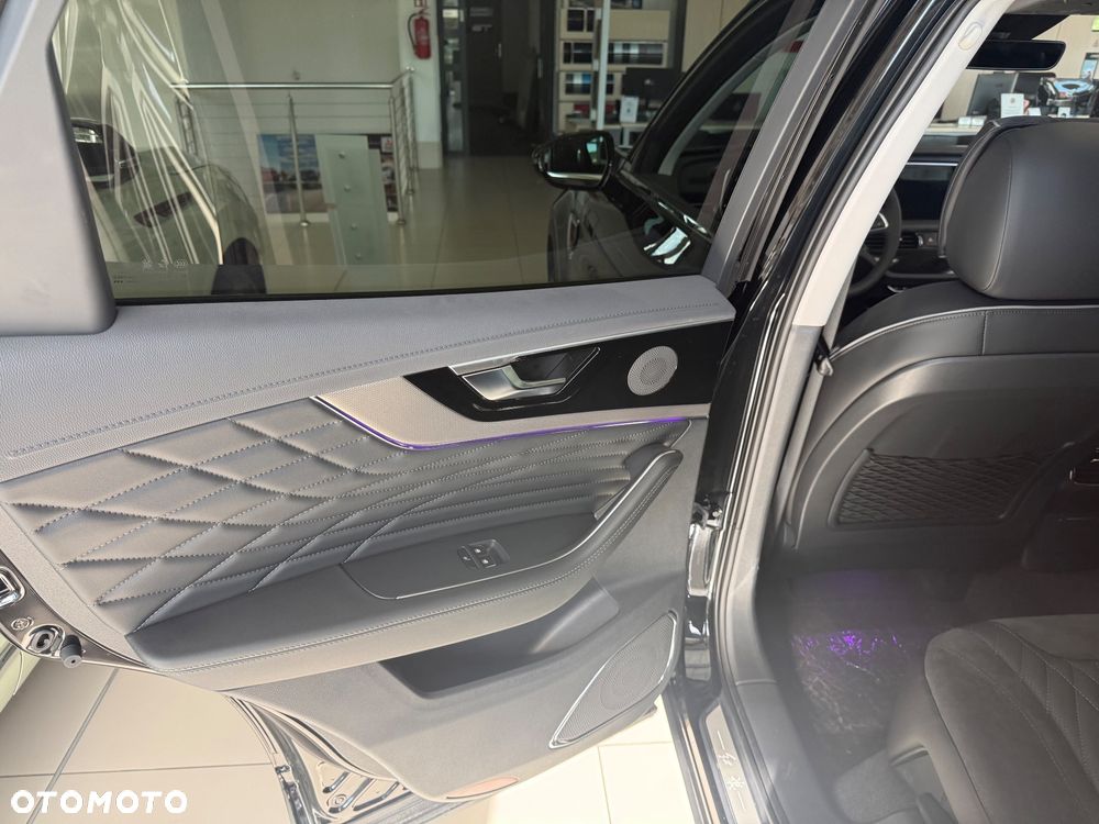 Hongqi HS5 2.0T AWD - 23