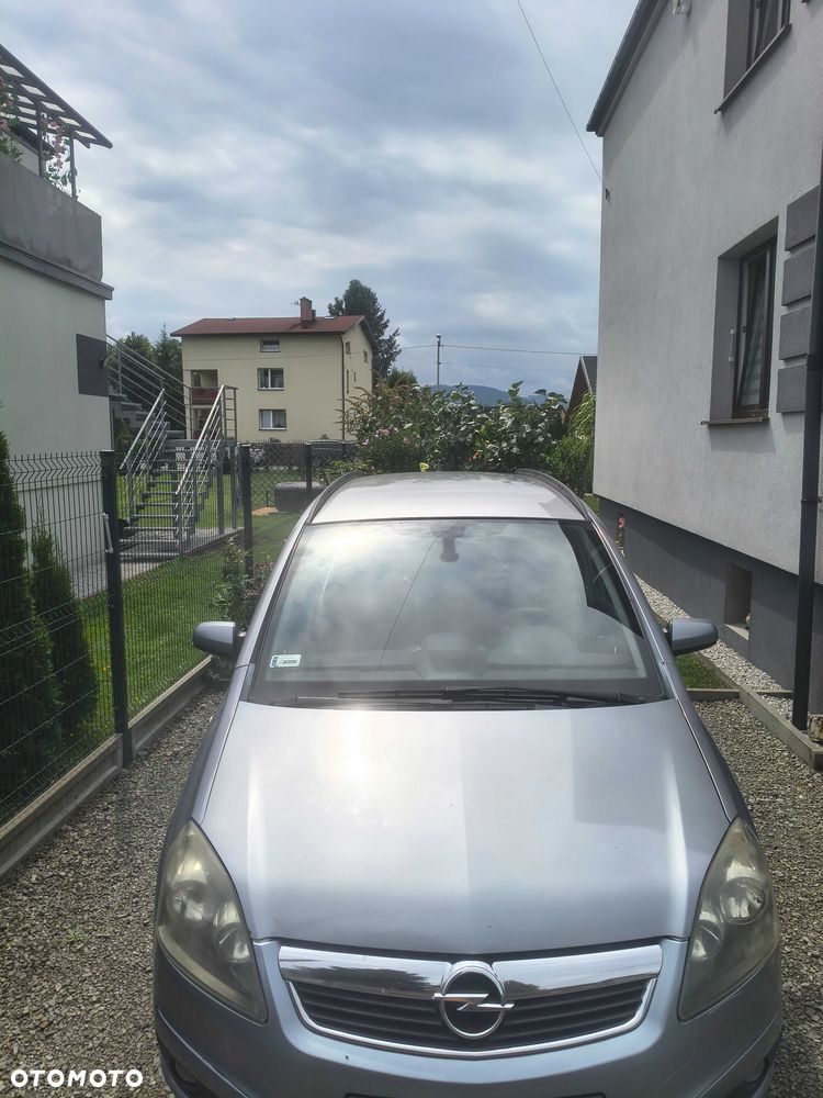 Opel Zafira - 1