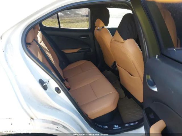 Lexus UX - 6