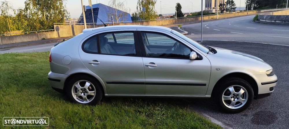 SEAT Leon 1.6 16V Signo - 4