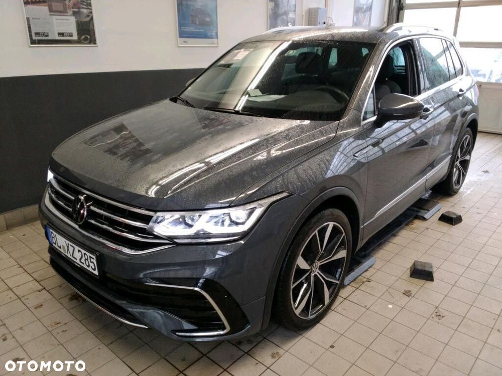 Volkswagen Tiguan - 1