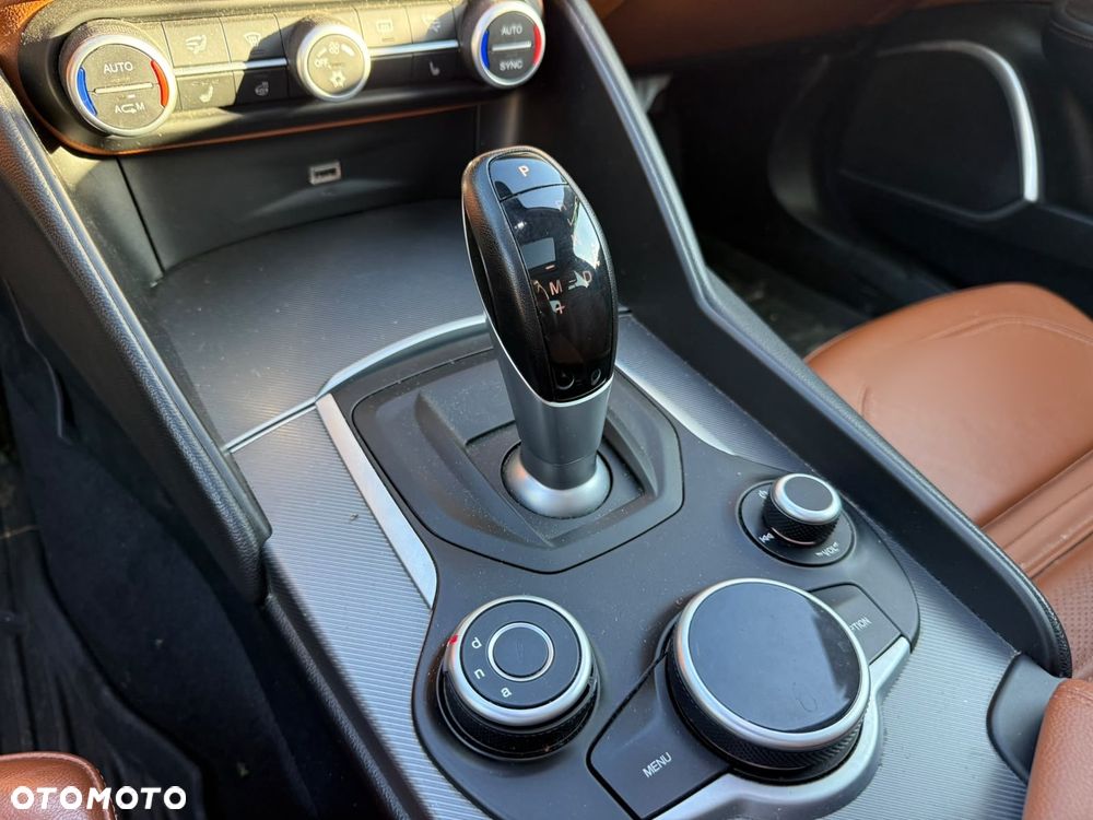 Alfa Romeo Giulia 2.0 Turbo Veloce TI Q4 - 18