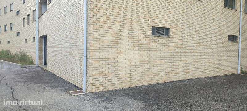 Garagem / Armazém - Grande imagem: 2/2