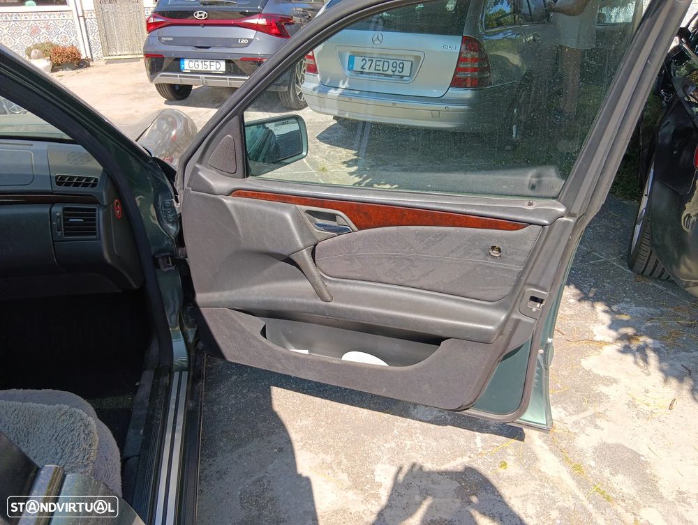 Mercedes-Benz E 300 - 27