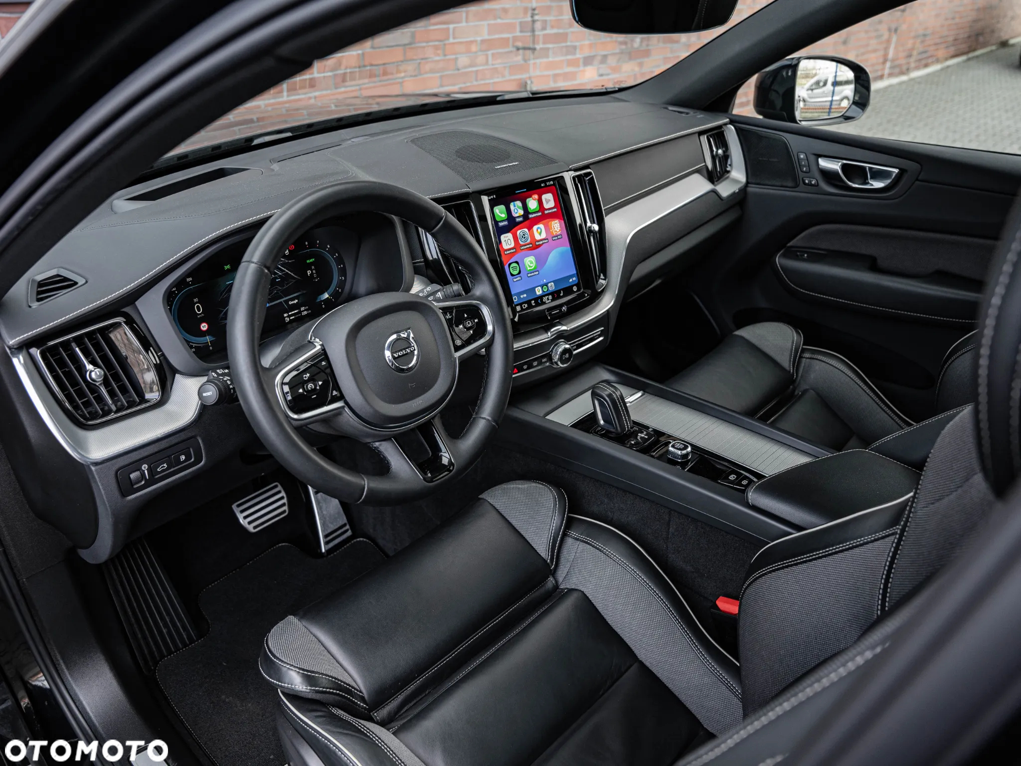 Volvo XC 60 T8 AWD Plug-in Hybrid Ultra Dark - 24