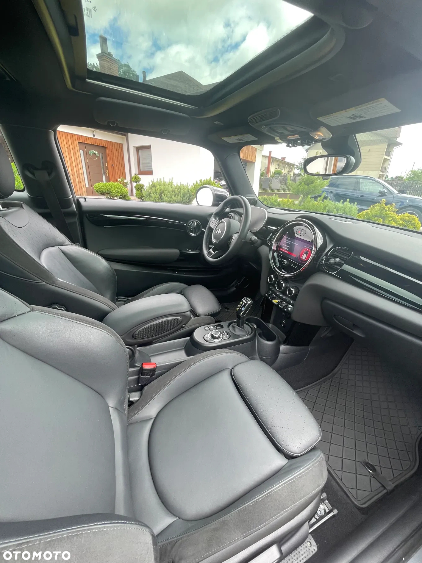 MINI Cooper SE Essential Trim - 8