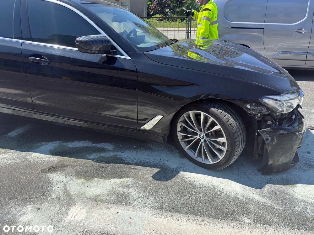 BMW Seria 5 530i Luxury Line - 2