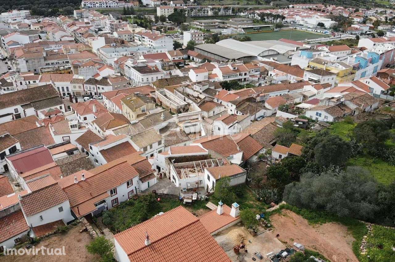 Moradia V2 geminada c/ lugradouro em Rua de Cima, Messines - Grande imagem: 3/53