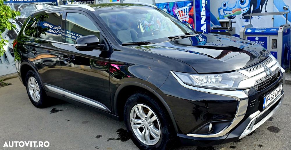 Mitsubishi Outlander 2.0L AS&G CVT Invite - 2