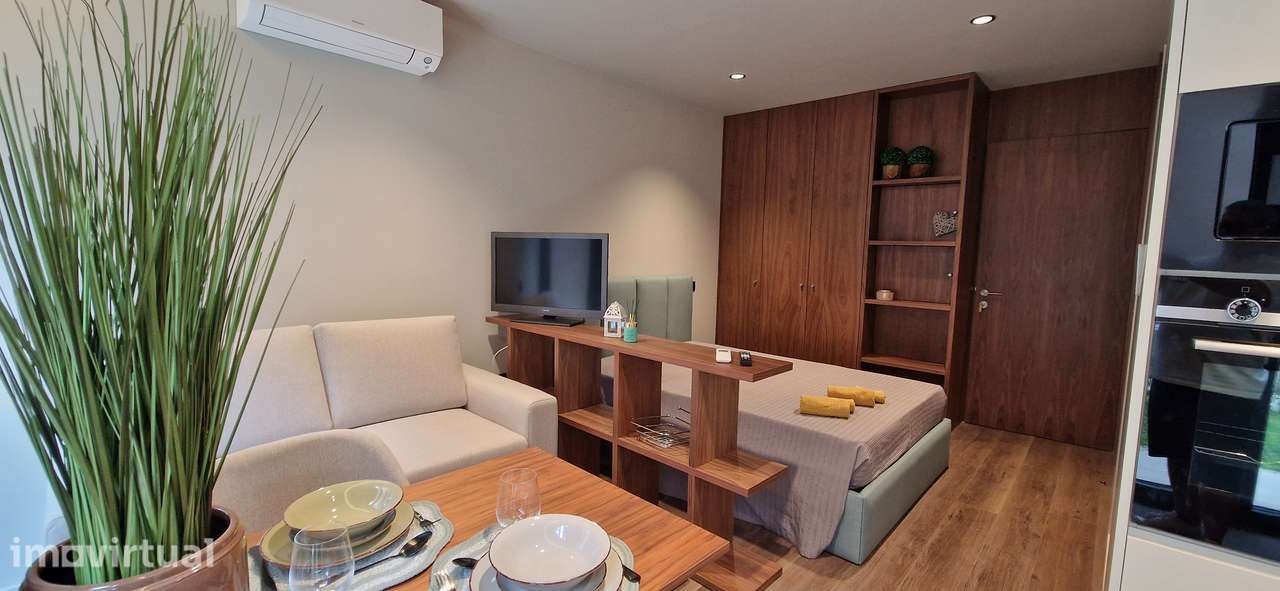 Apartamento T0 + Logradouro, Novo, Mobilado e Equipado - Grande imagem: 4/22