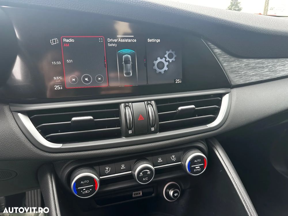 Alfa Romeo Giulia 2.2 JTDM RWD AT8 Super - 9