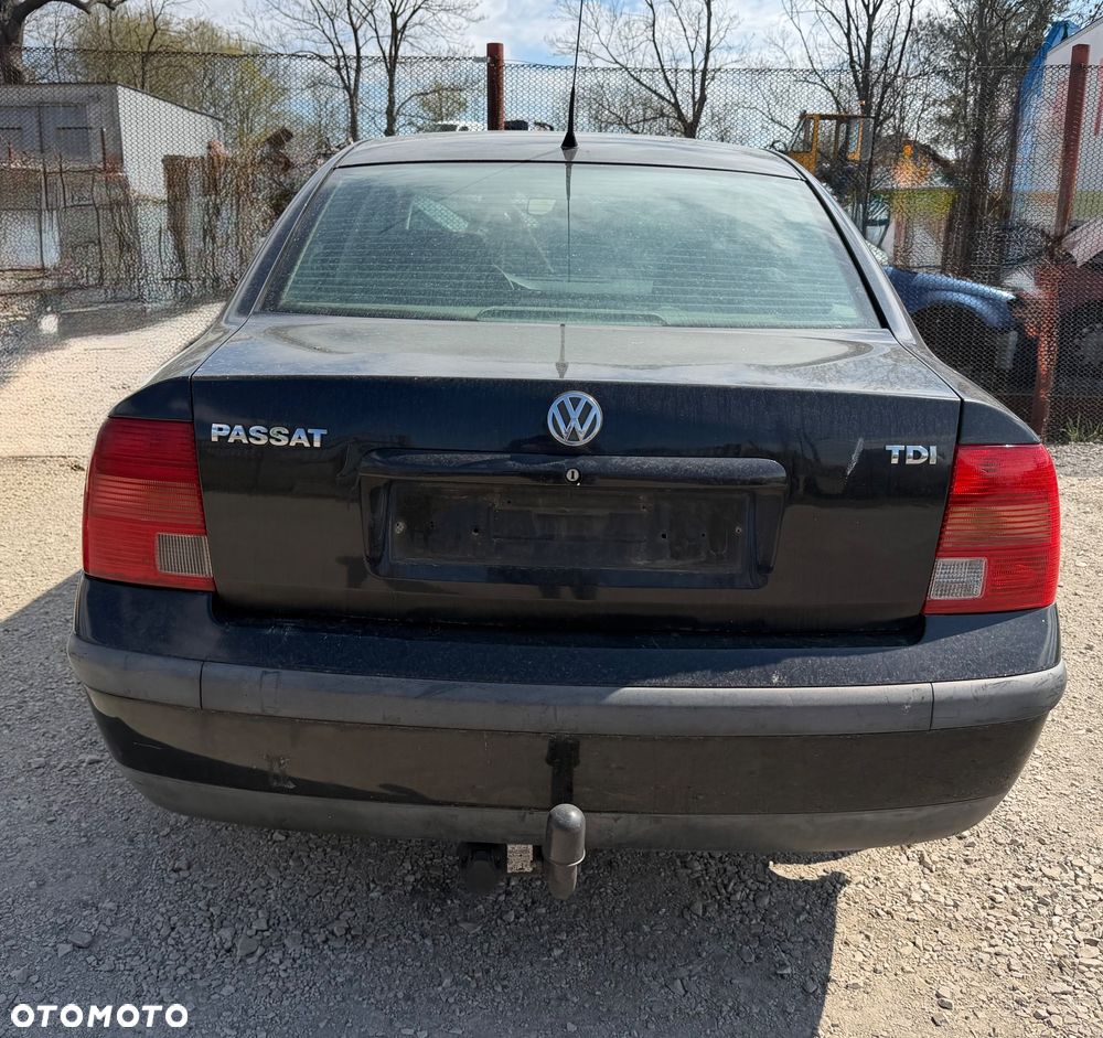 Volkswagen Passat B5 1.9 TDI 110KM 1997 Sedan – na części, Silnik - 5
