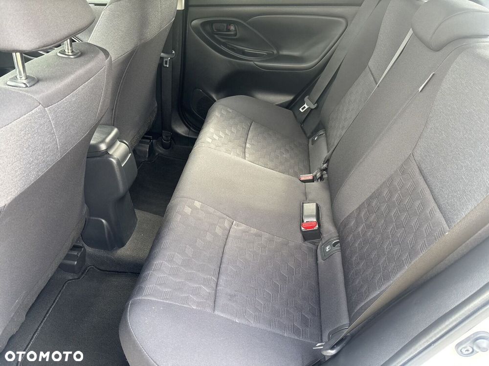 Toyota Yaris Hybrid 1.5 Style - 13