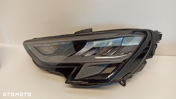 AUDI A3 8Y LAMPA LEWY PRZÓD 8Y0941011A RHD
